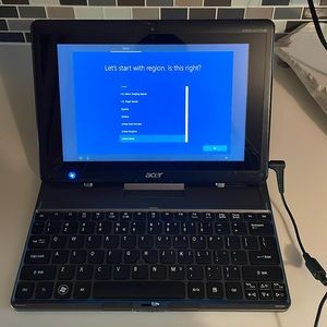 Used Acer Iconia Tab W500 BZ467 with keyboard